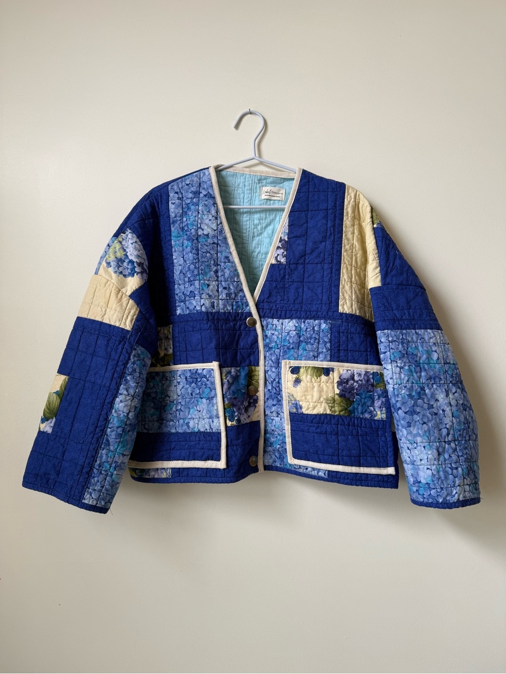 ⭐️ 7. Quilted jacket SHORT -hydrangea- upcycled handmade vintage